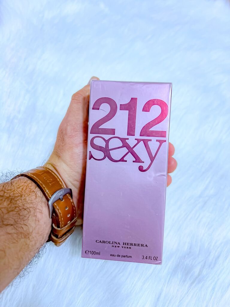 212 Sexy Carolina Herrera [ sealed master box ] للنساء