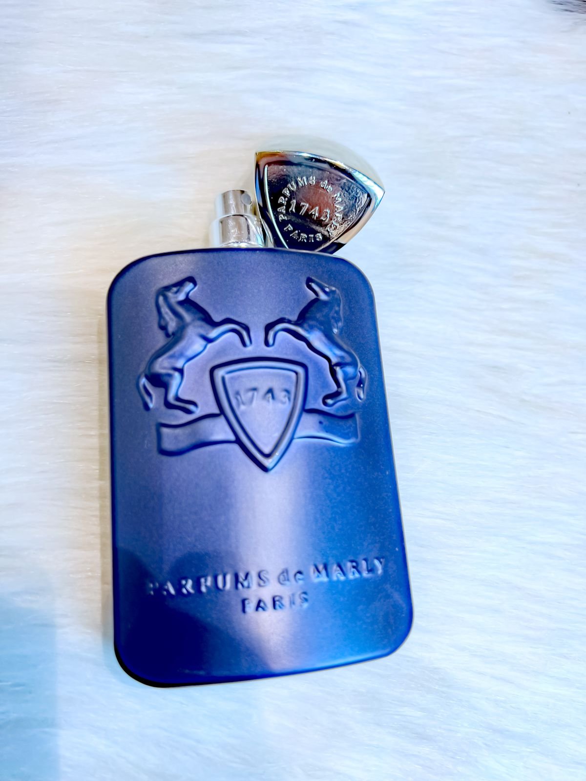 Layton Parfums de Marly للجنسين